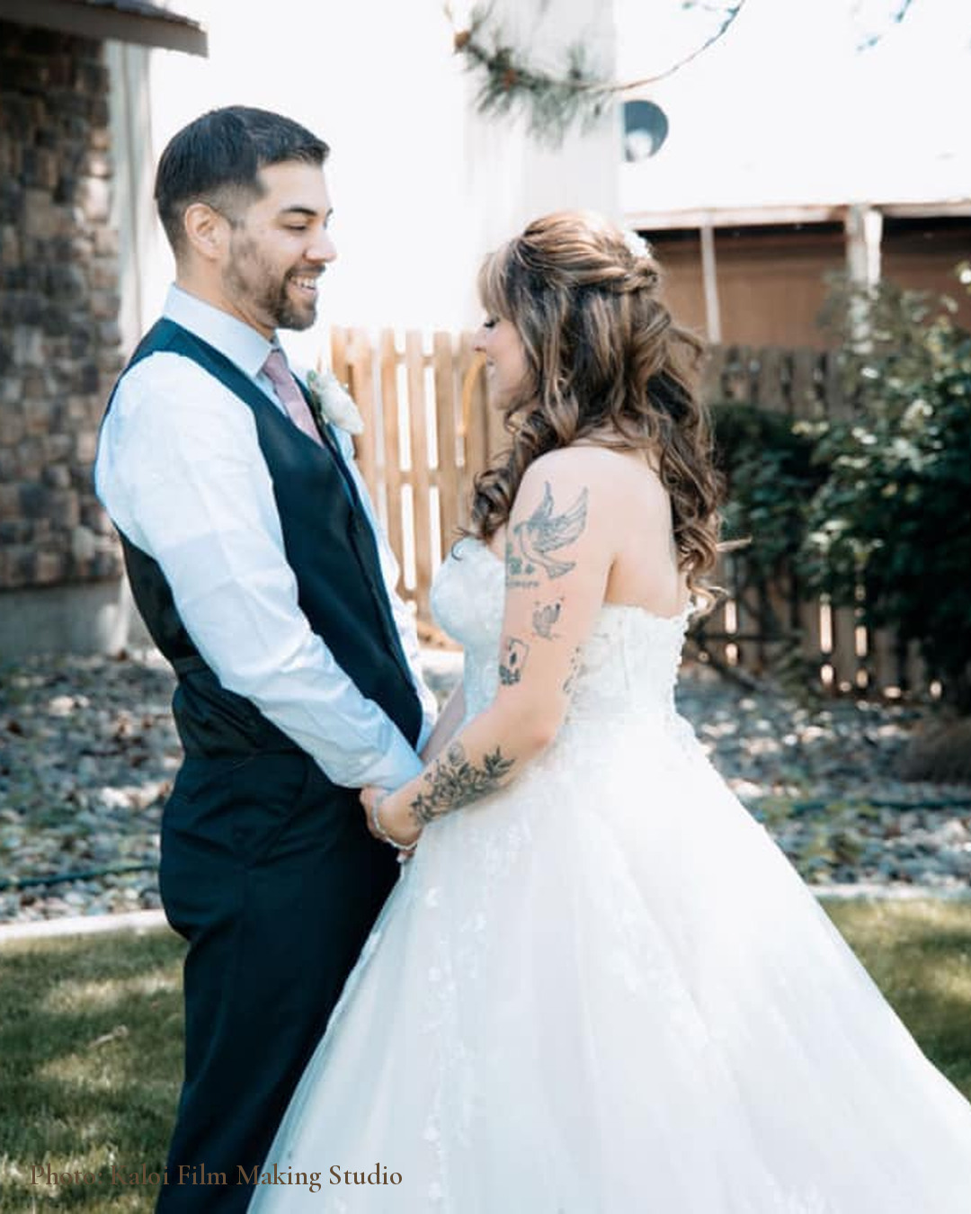 Real wedding at Stone Ridge Estates featured in How to Build a Wedding Floral Color Story That Fits the Venue